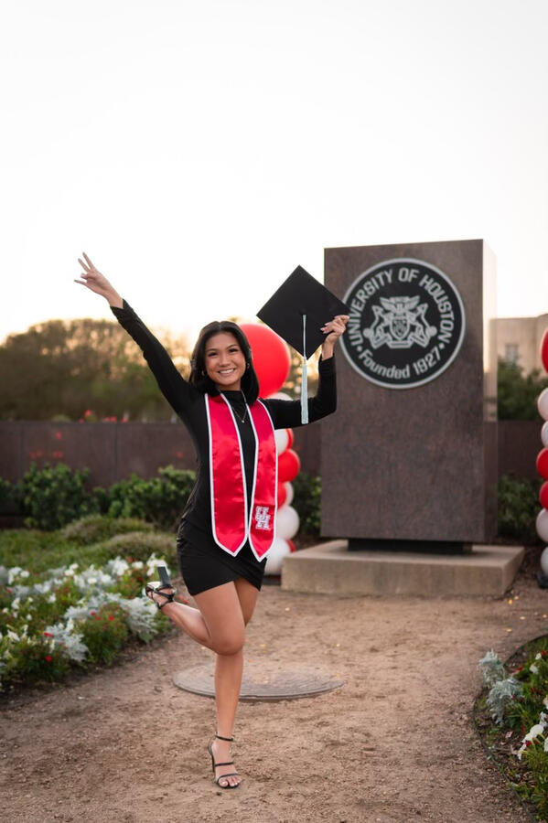 UH Graduate 1